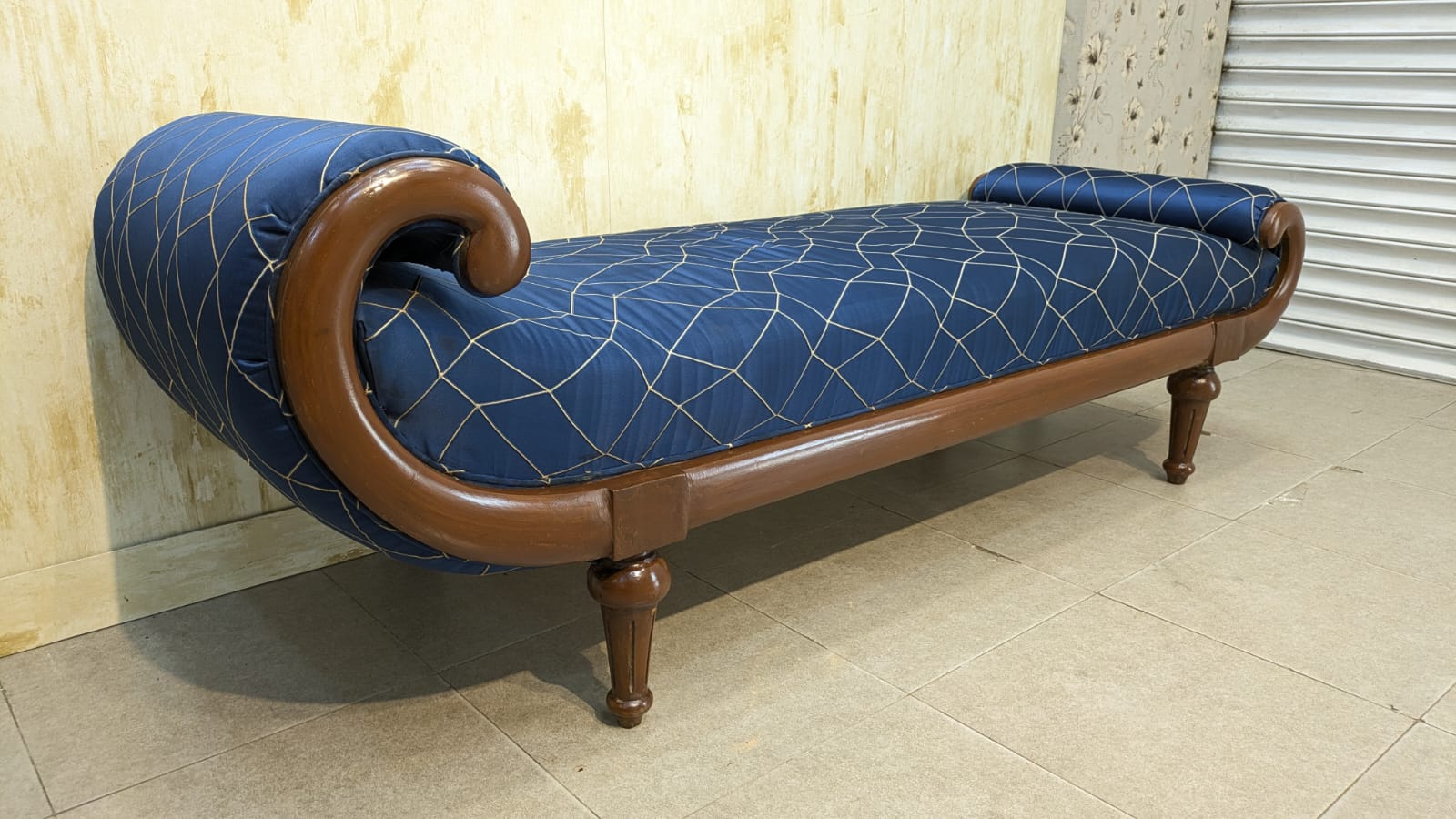 2.5 Seater Seattee