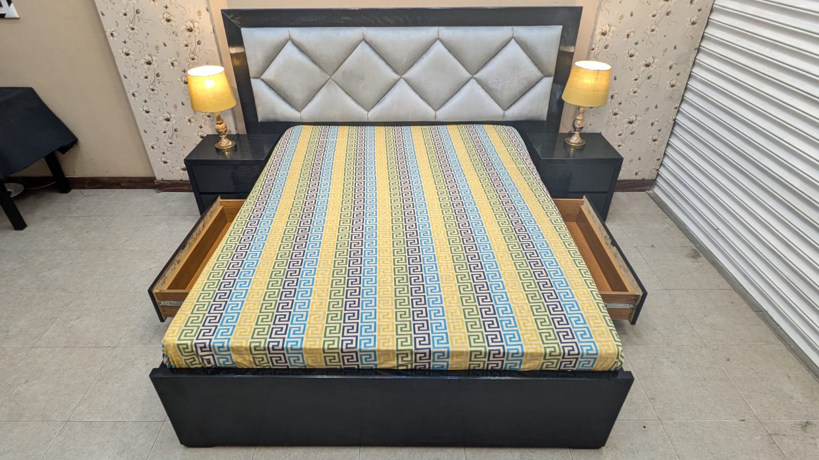 Queen Size Bed Set with Mattress