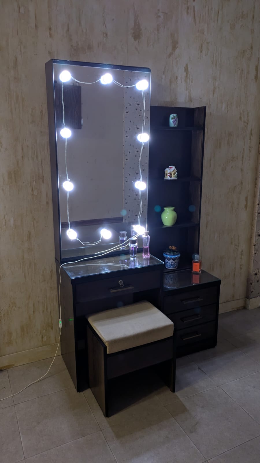Modern Dressing Table with stool