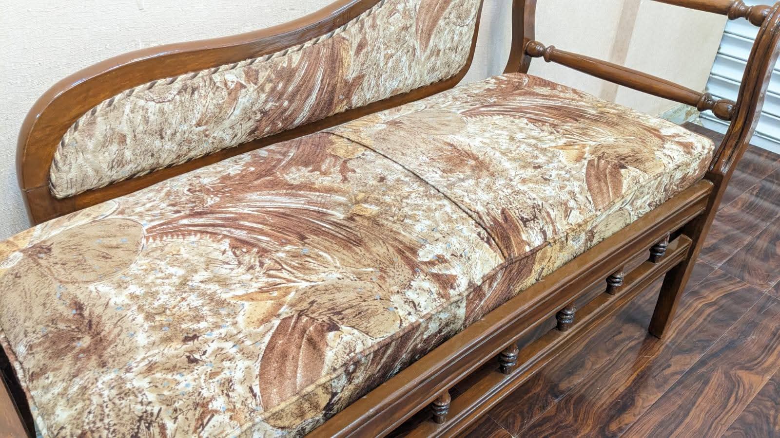 2 Seater Seattee