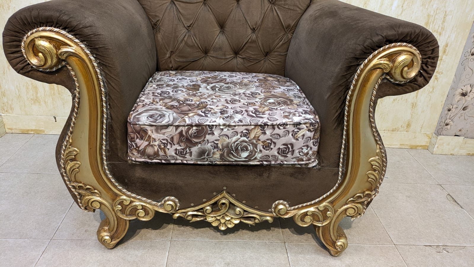 Luxurious 7 Seater Sofa Set