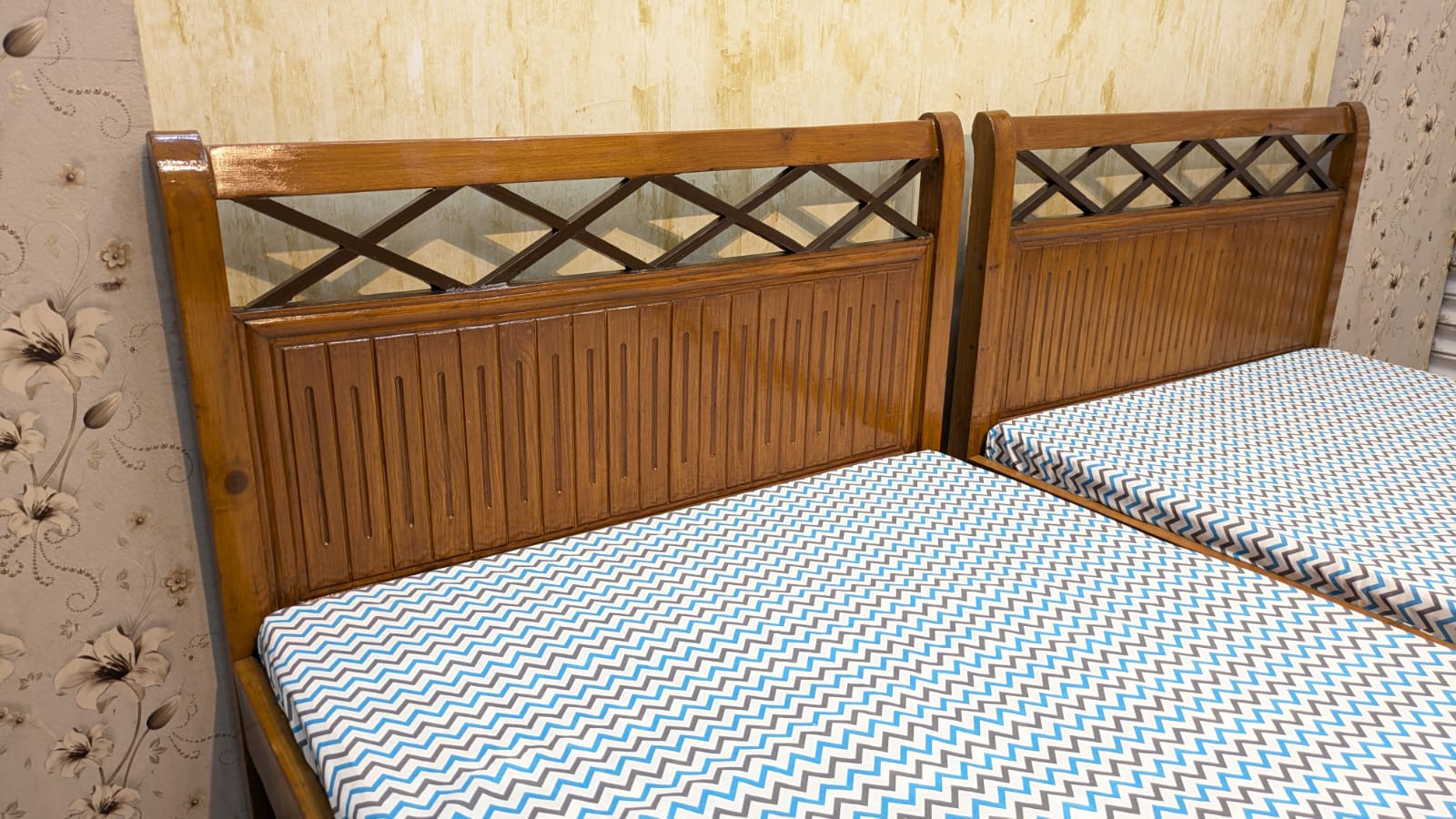 Solid oak Wood