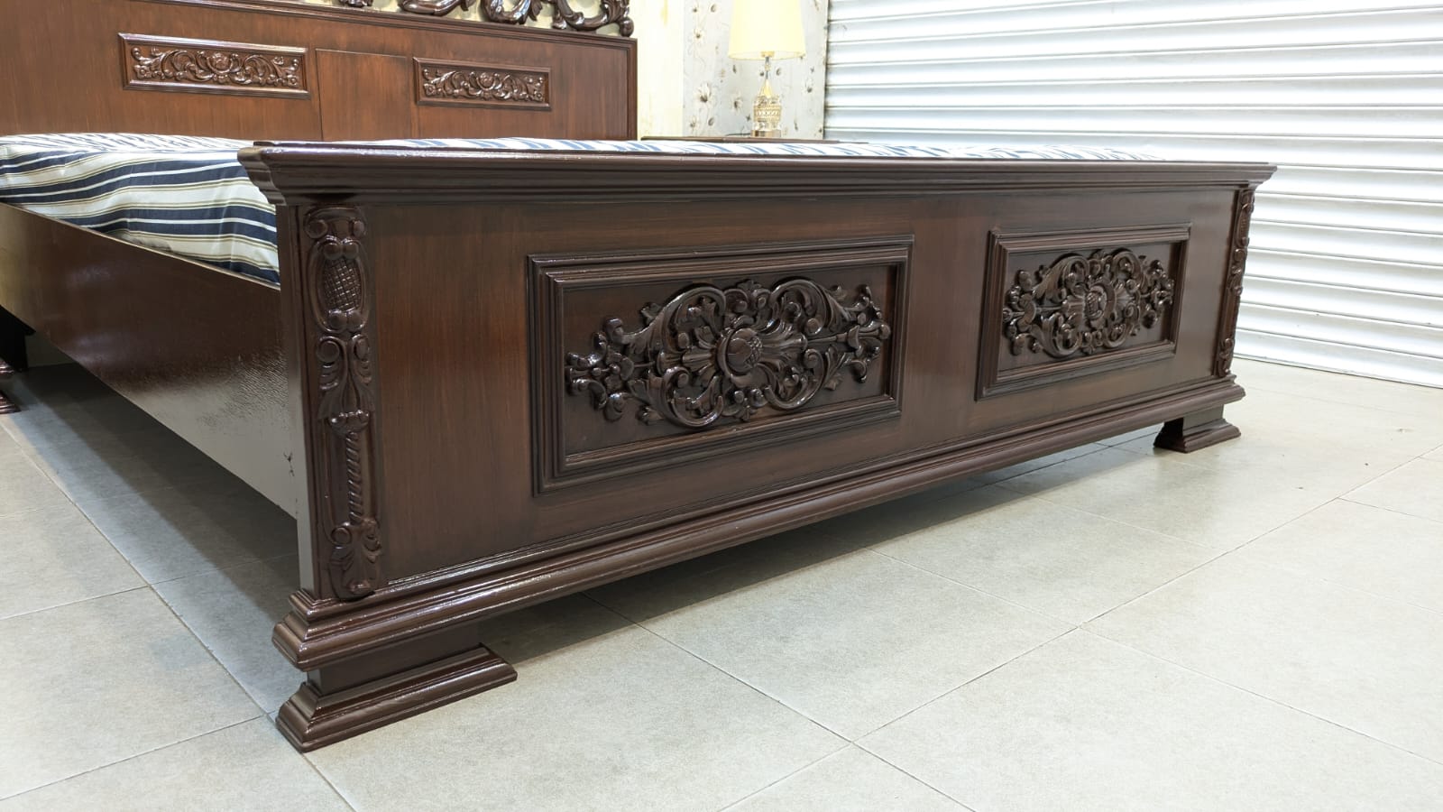 Elegant King Size Bed Set