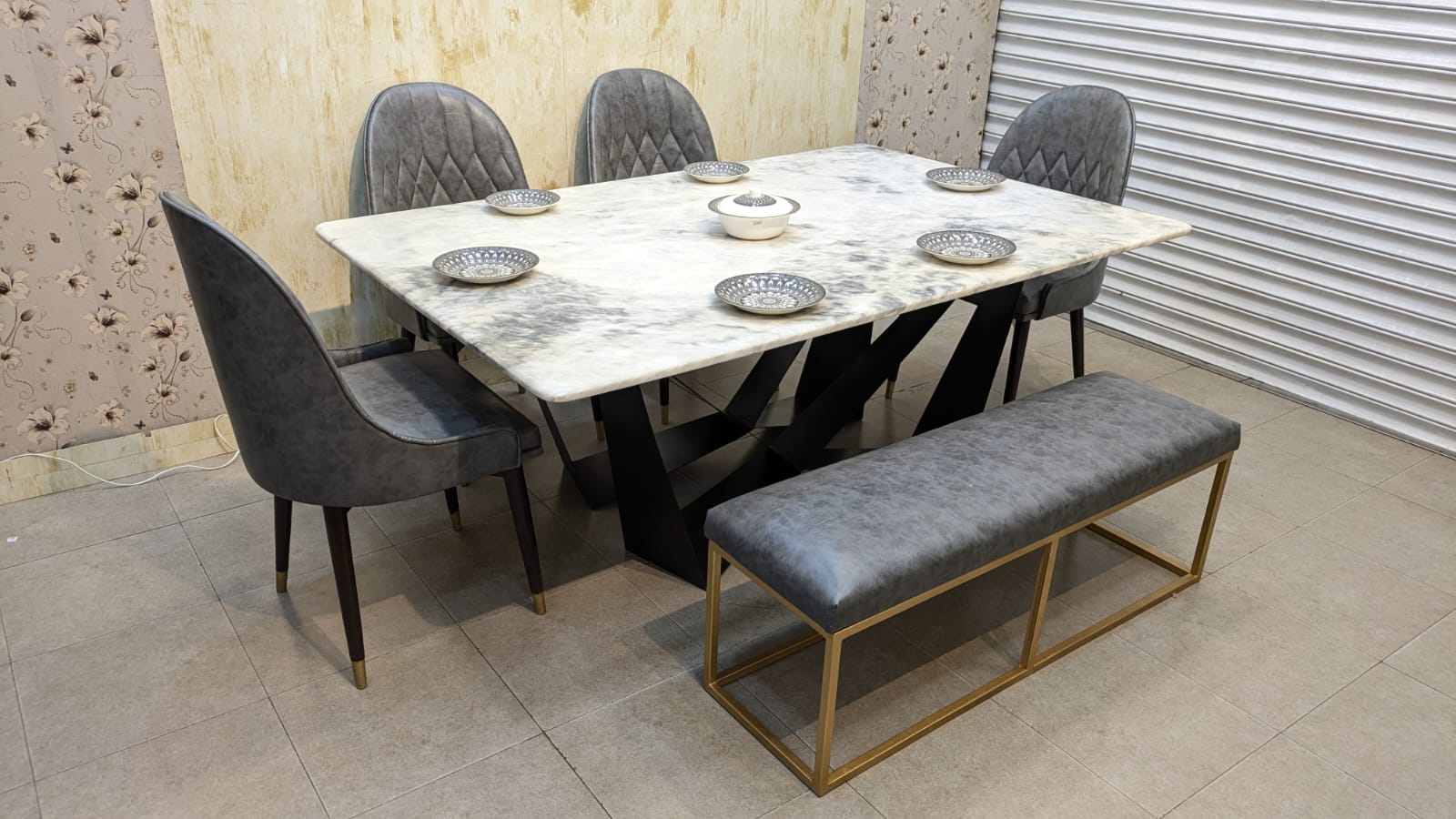 Modern Design 6 Seater Dining Table with Marble Top