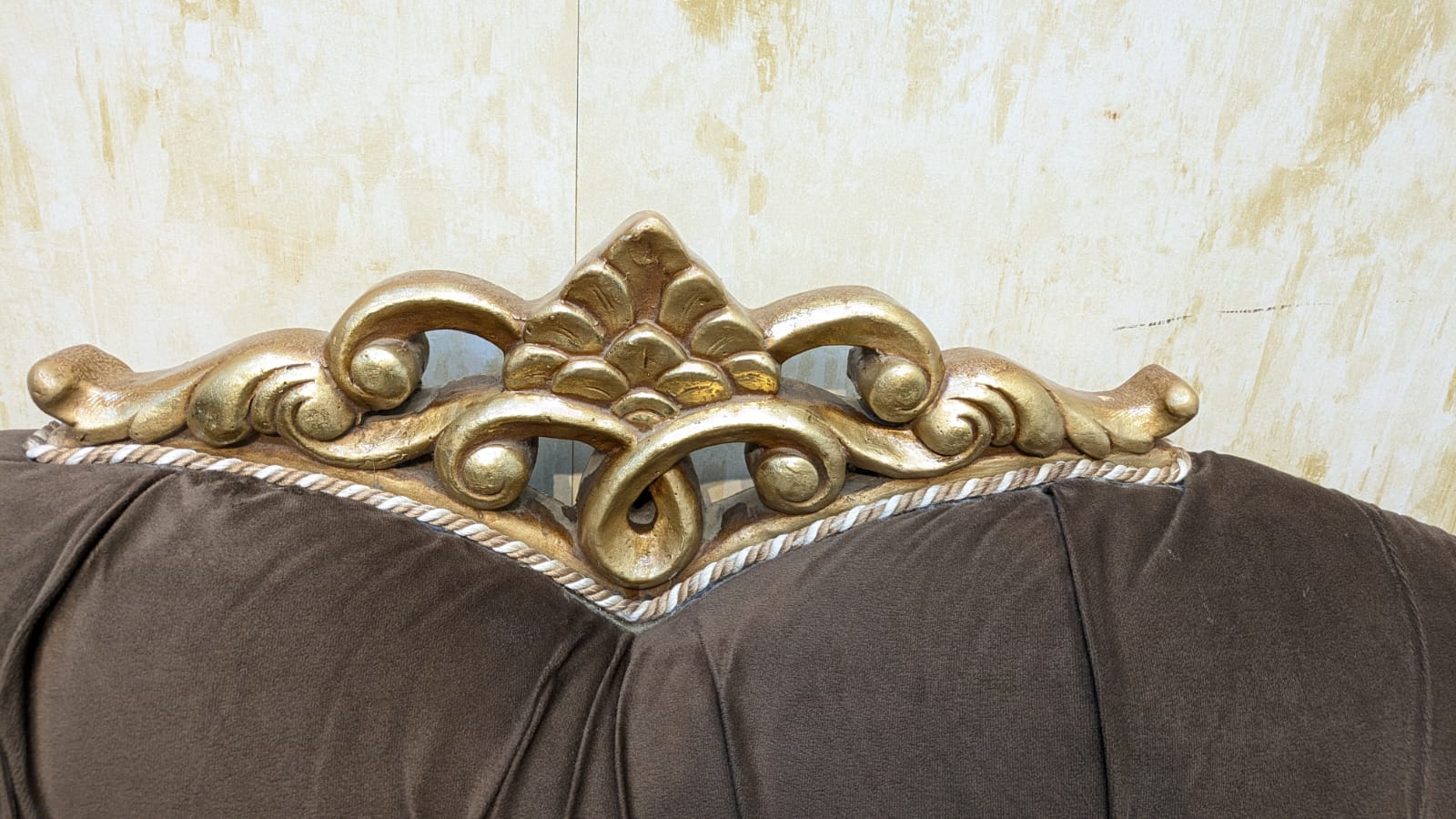 Luxurious 7 Seater Sofa Set
