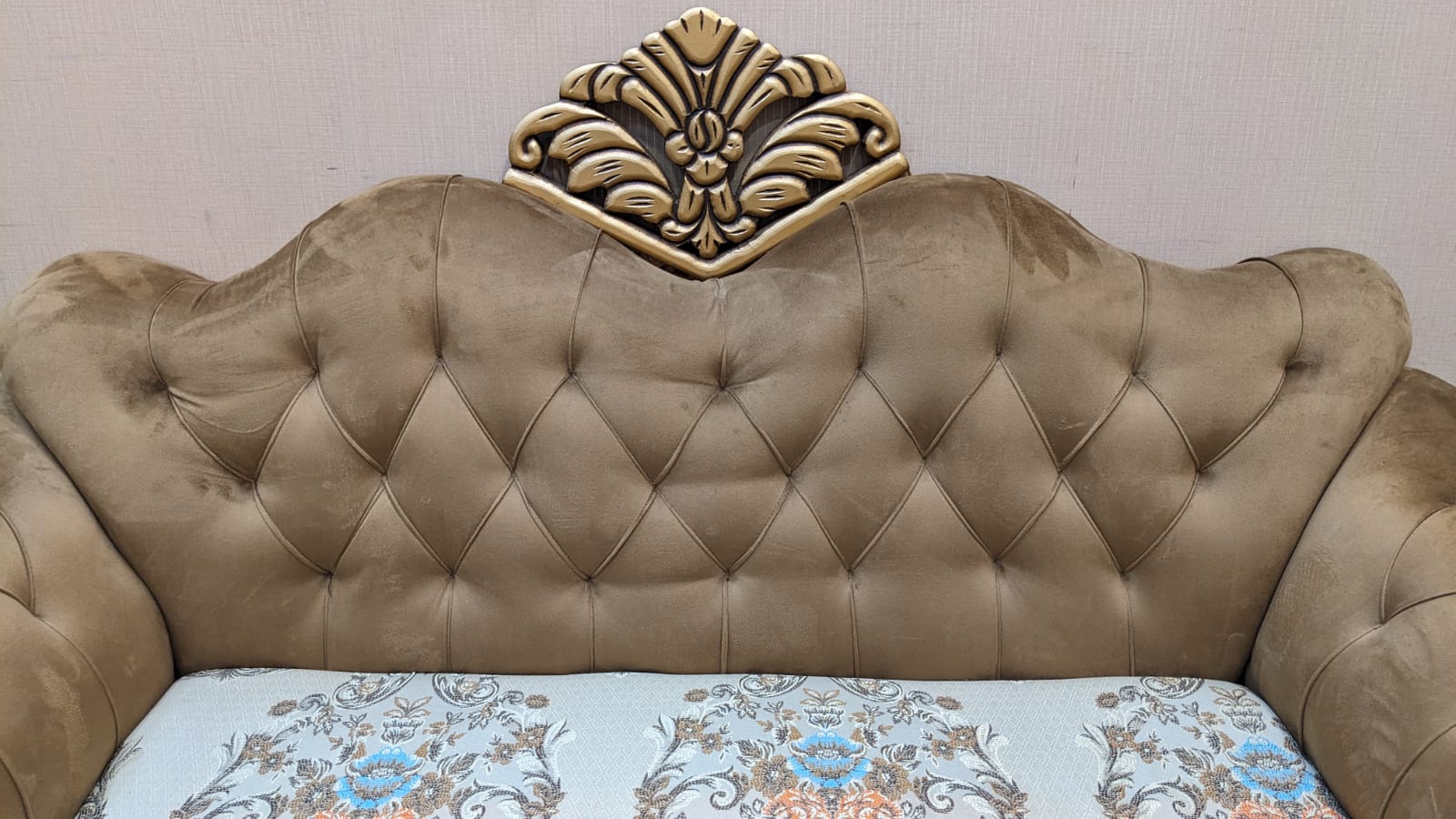 Luxurious 7 Seater Sofa Set