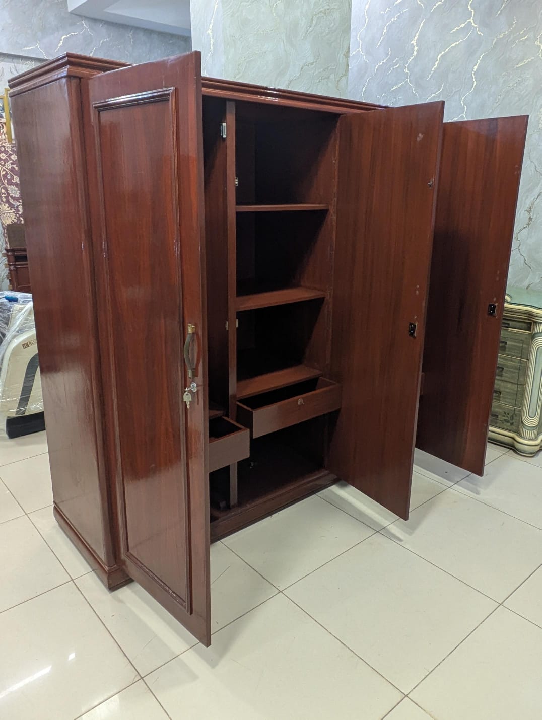 Sheesham Wood 3-Door Almirah