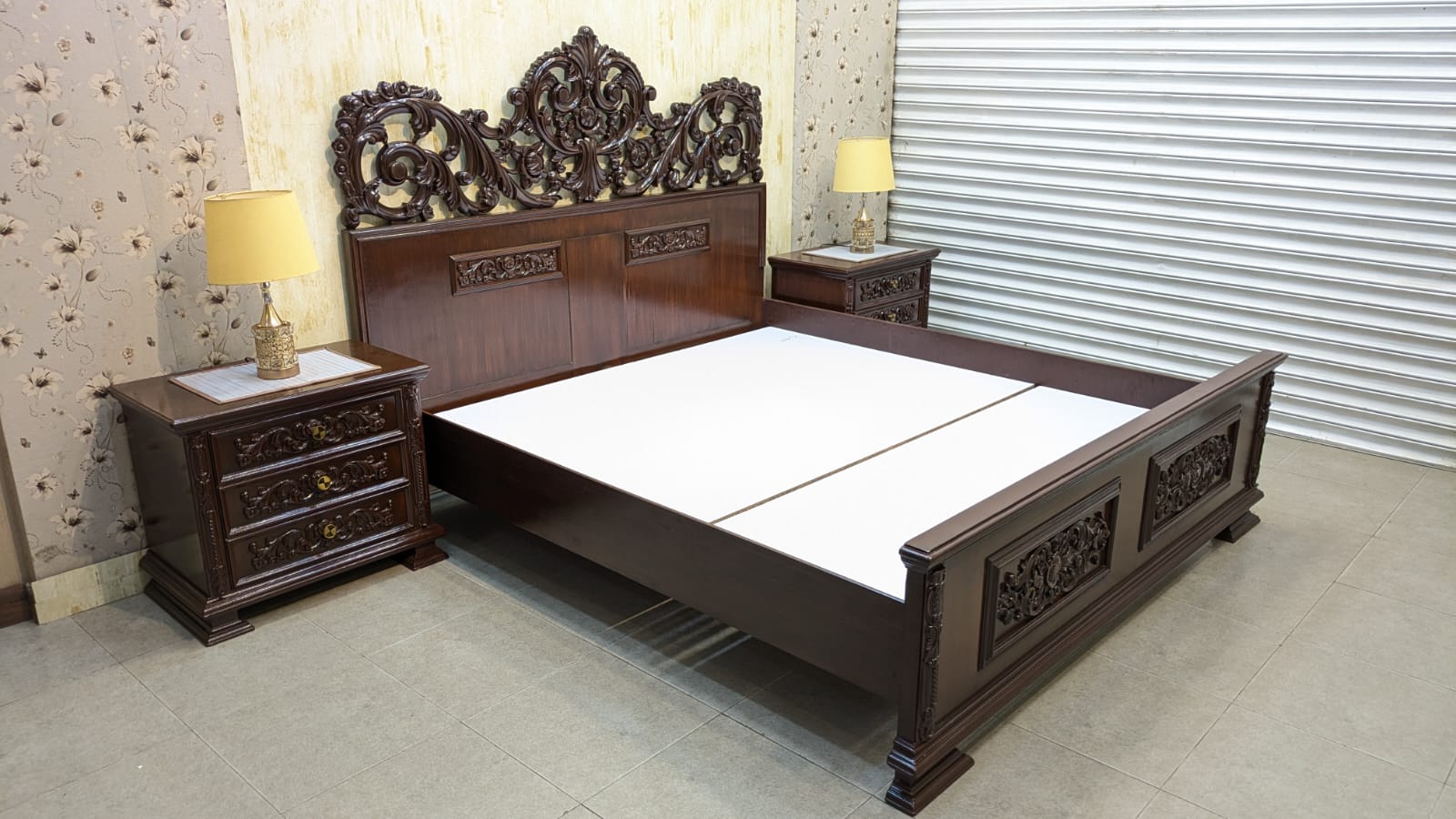 Elegant King Size Bed Set