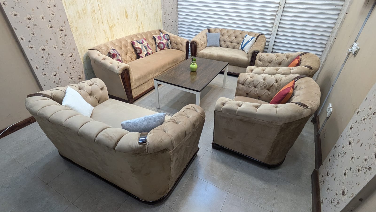 Luxurious 9 Seater Chesterfield Sofa Set