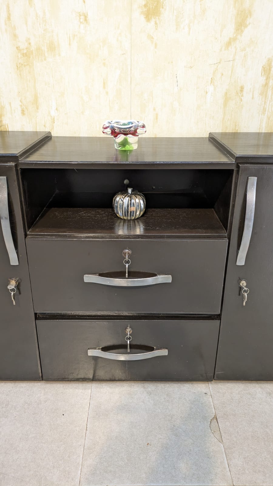 Elgent side Board