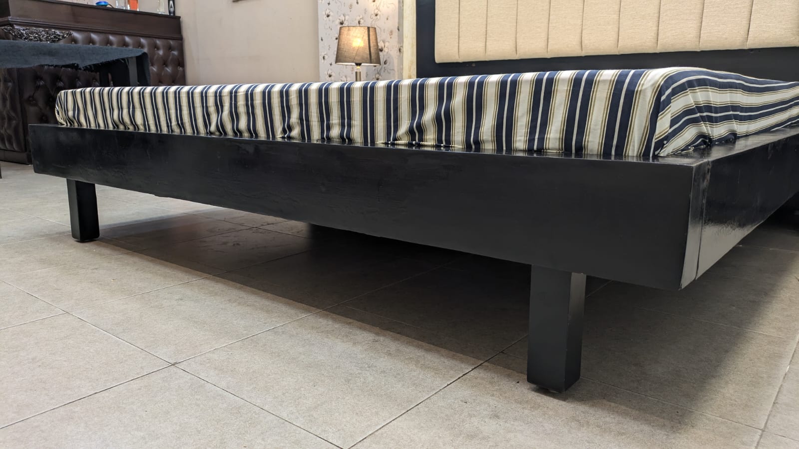 King Size Bed With 2 Side Tables