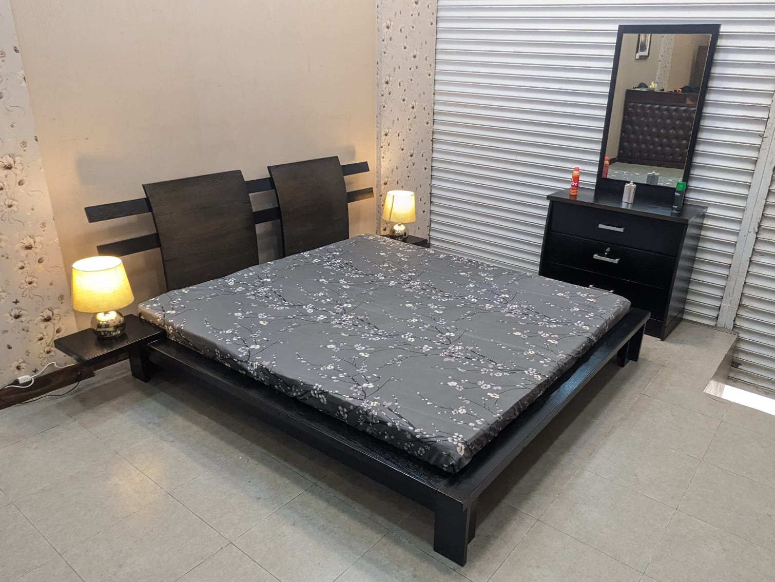 Habitt King Size Bed Set