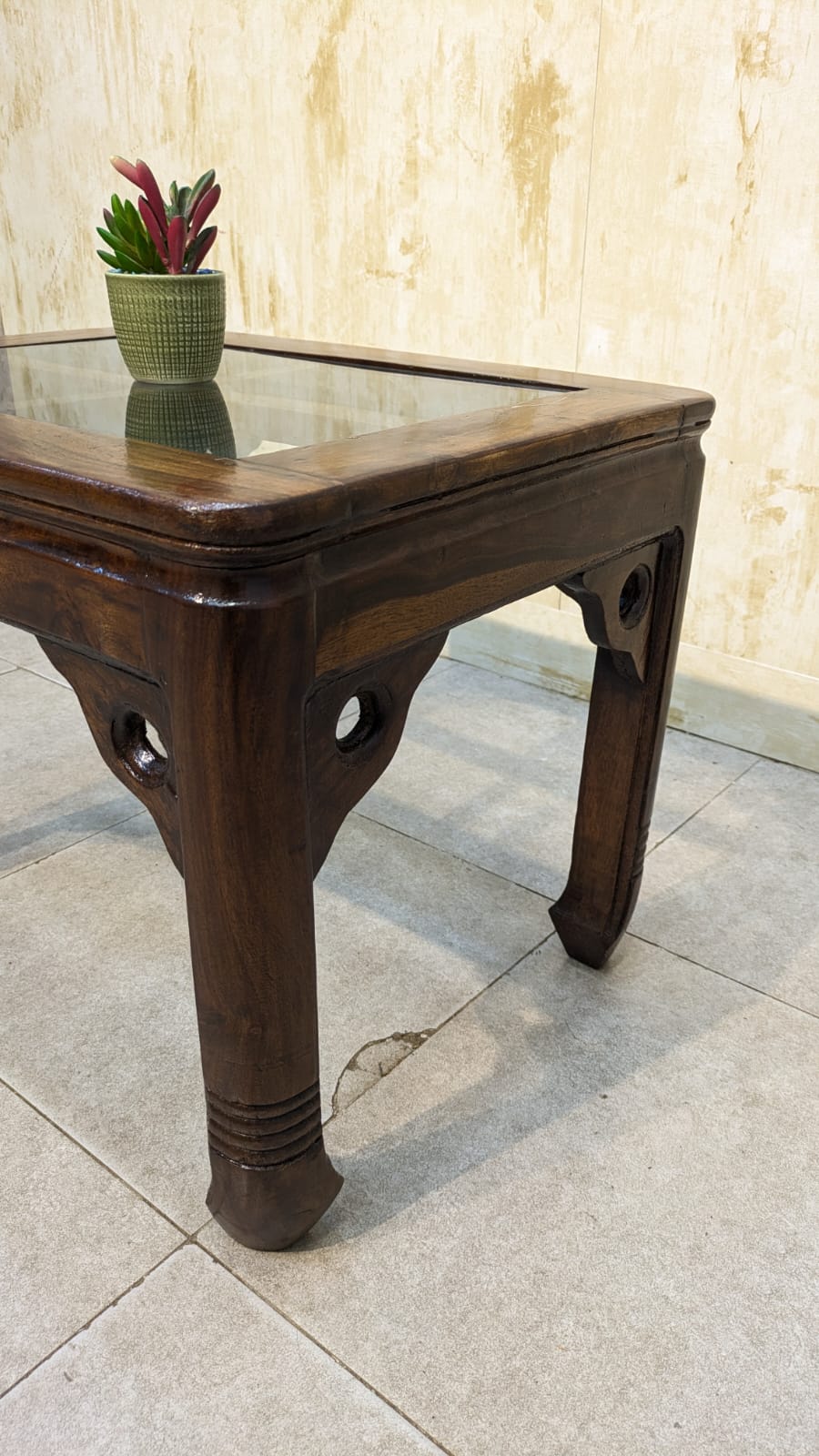 Corner Table