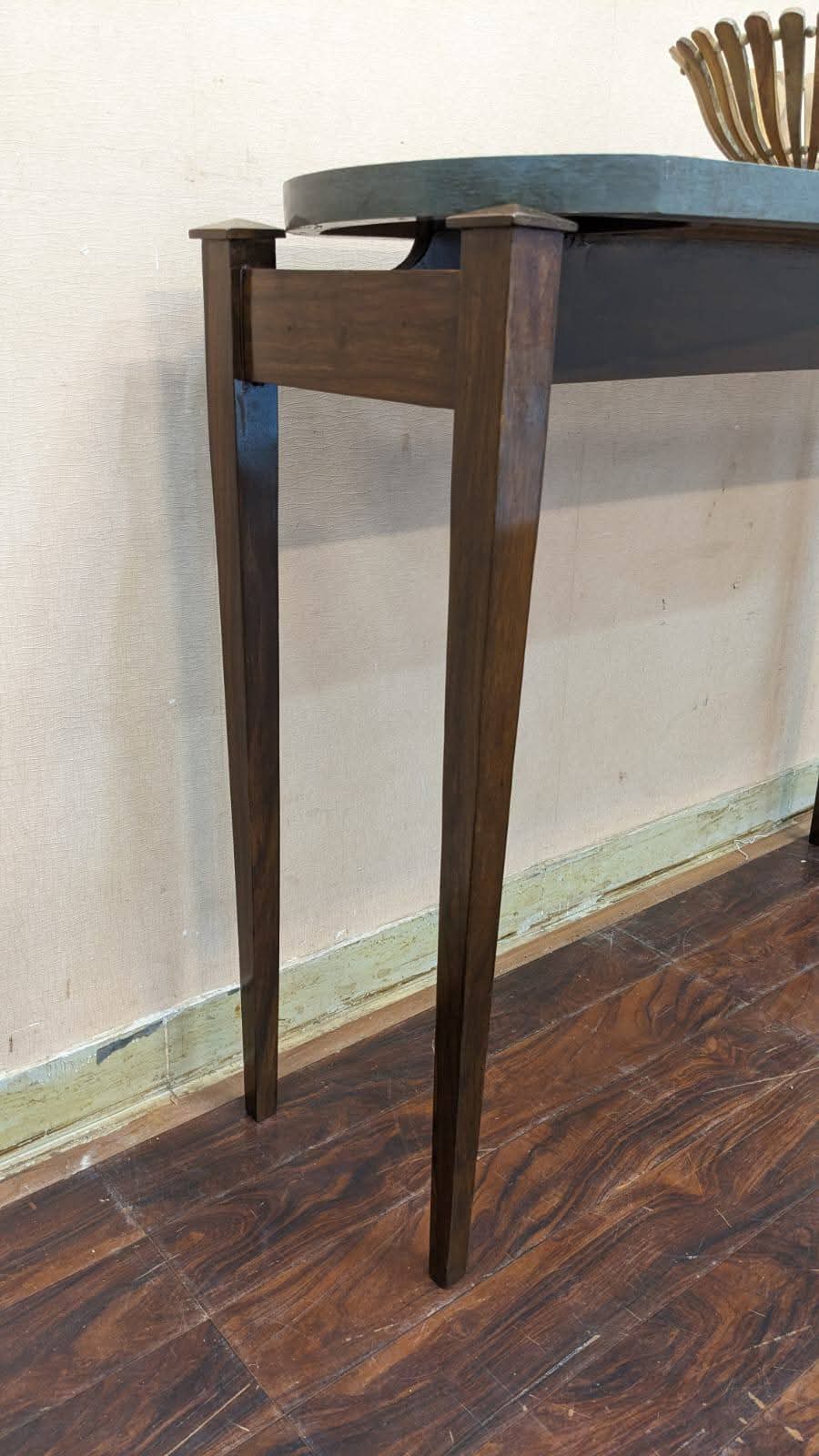 Sleek Console