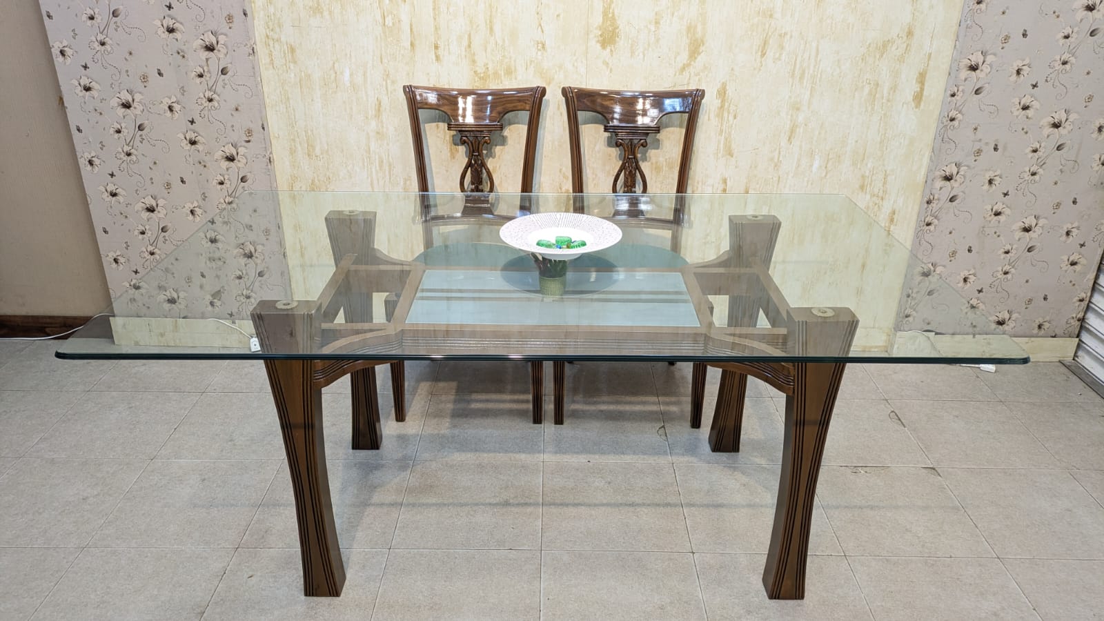 6 Seater dinning table