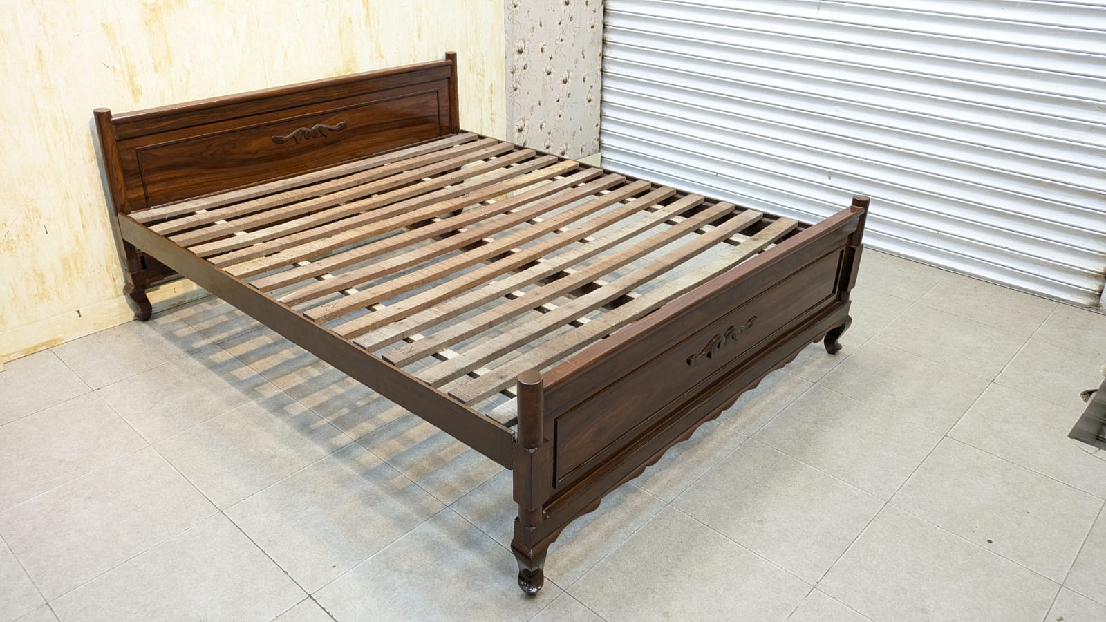 Queen Size Bed Solid sheesham wood