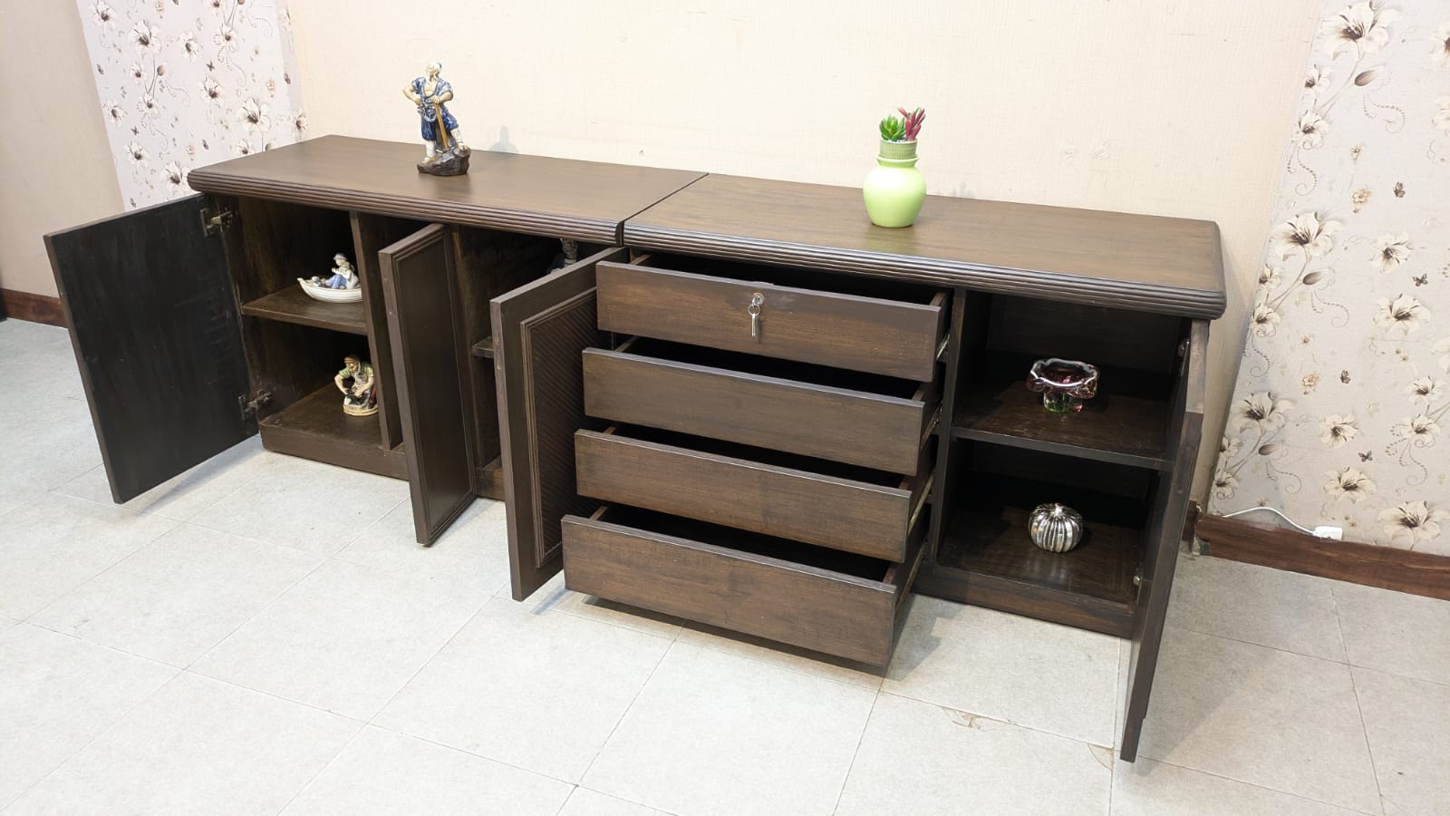 Elegant Design Sideboard