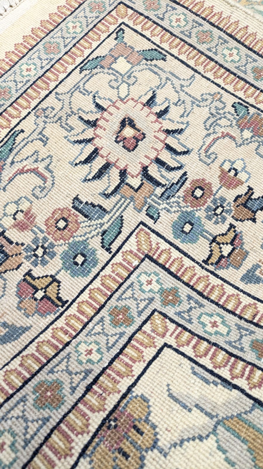 Vintage Persian Shikargah Hand Knotted Carpet