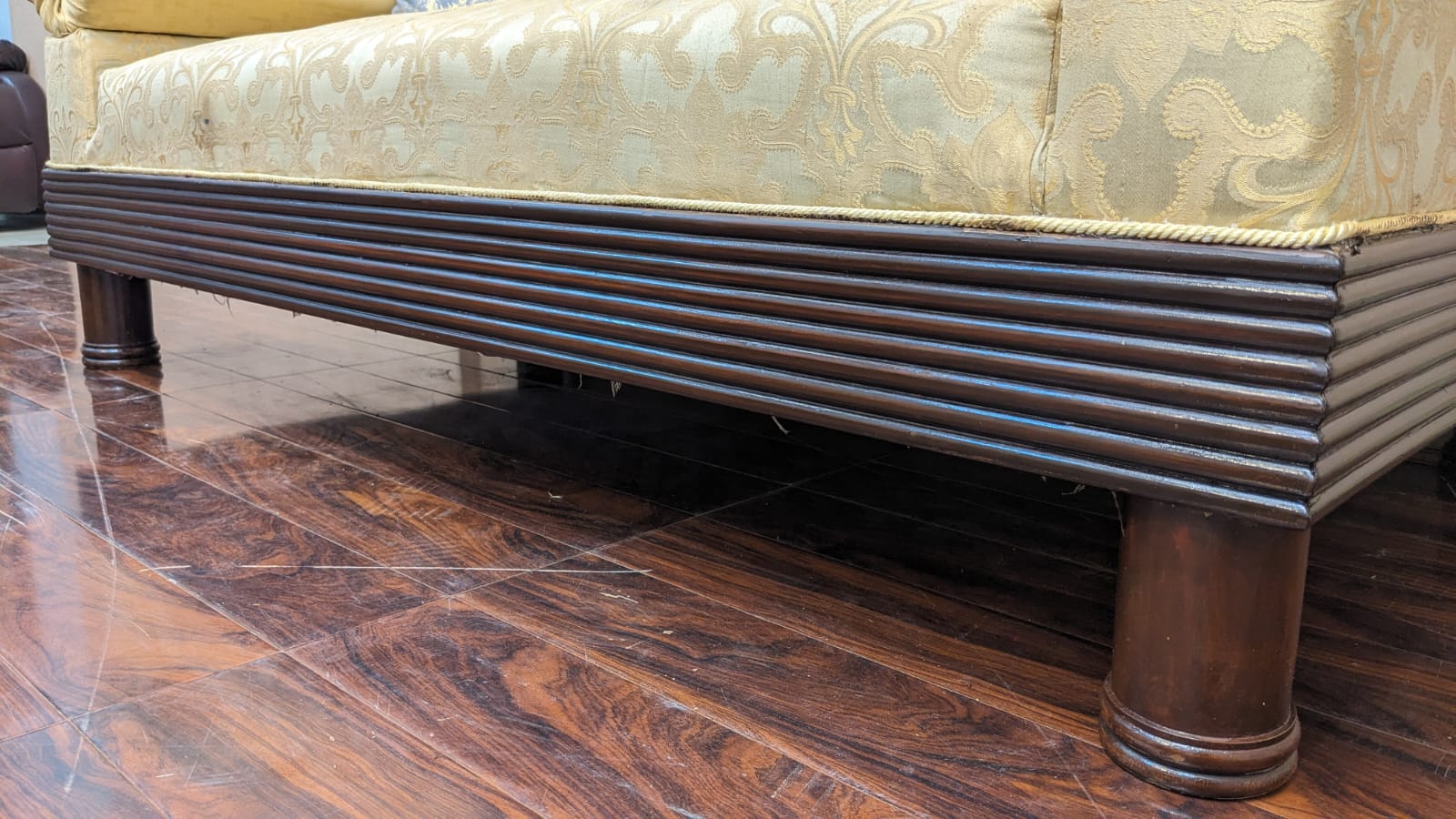 Kalamkaar Furniture 4 Seater Sofa Set