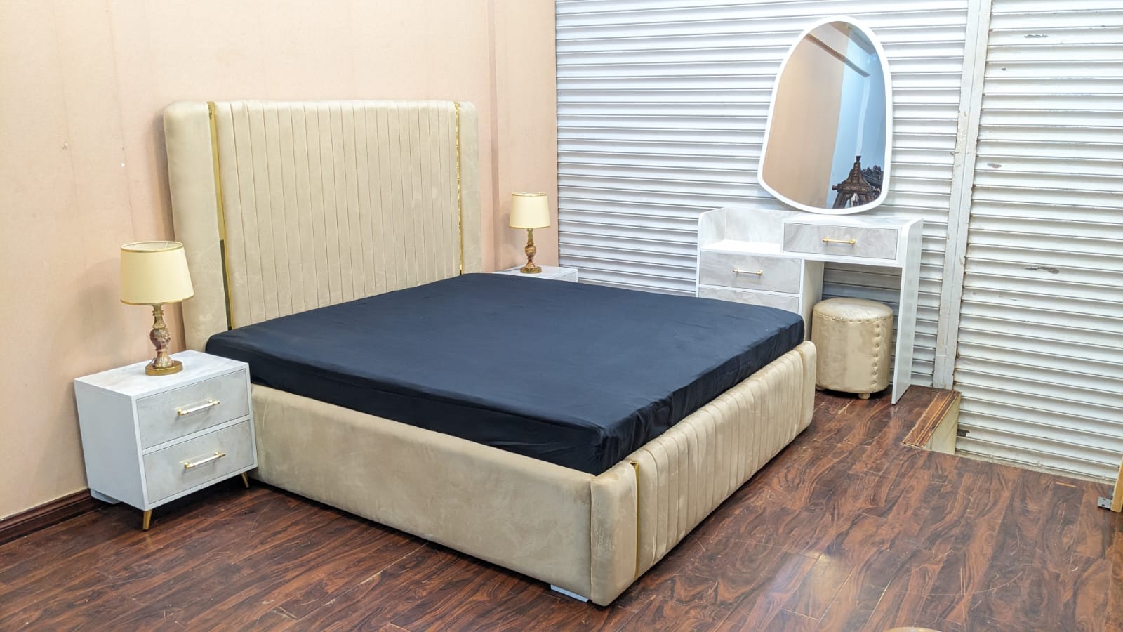 Brand New King Size Bed Set