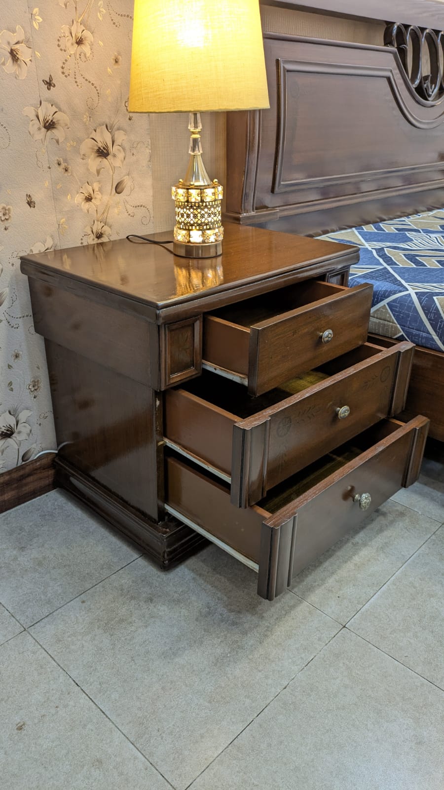 King Size Bed With 2 Side Tables and Dressing Table