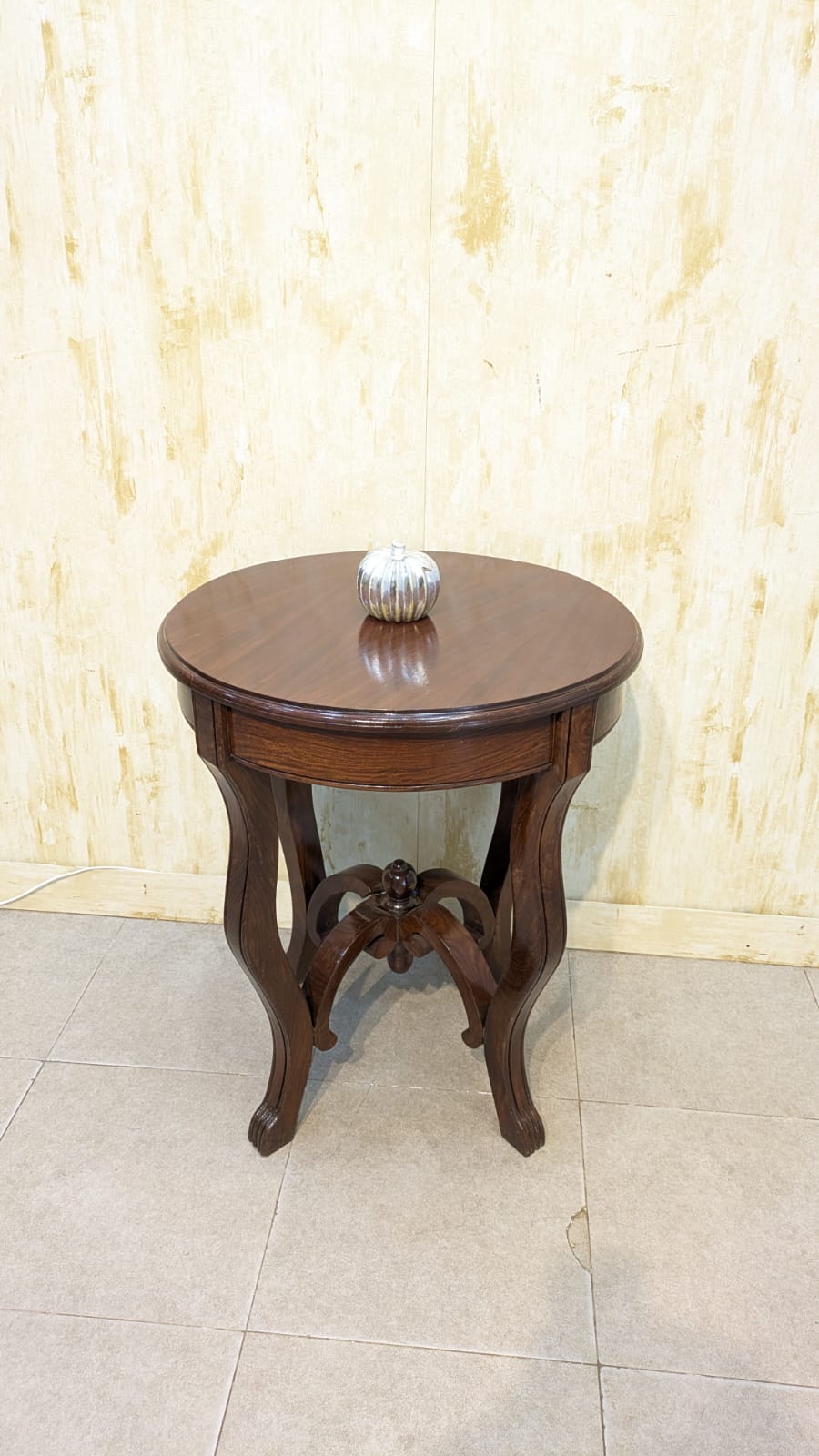 Corner Table