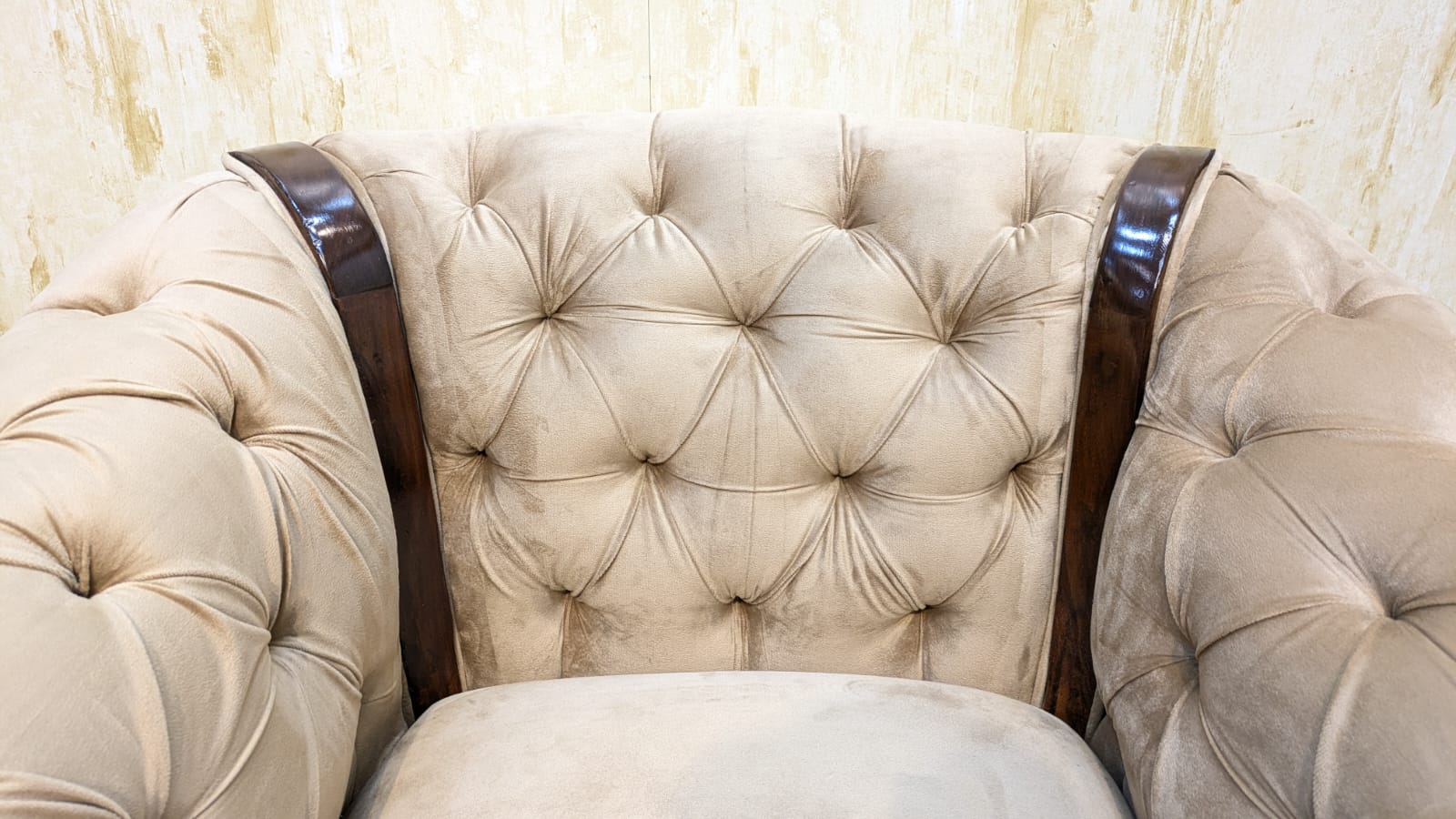 Luxurious 9 Seater Chesterfield Sofa Set
