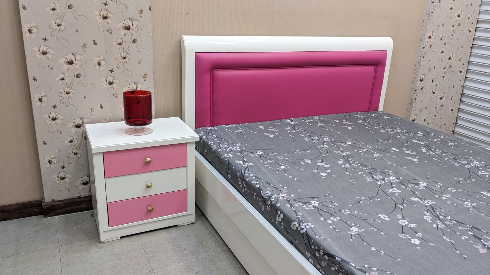 Princess Theme Queen Size Bed Set with Mattress