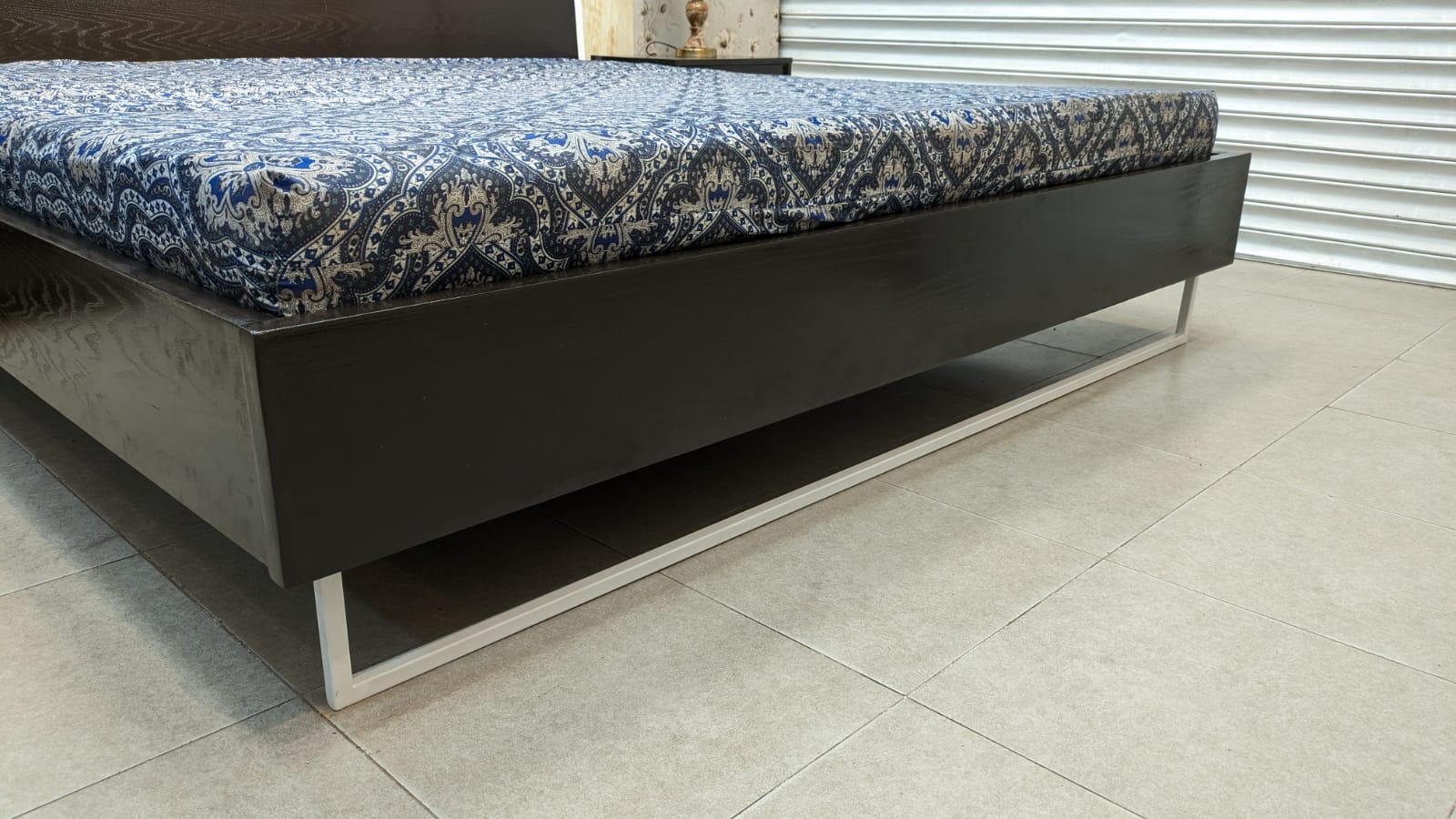 King Size Bed With 2 Side Tables