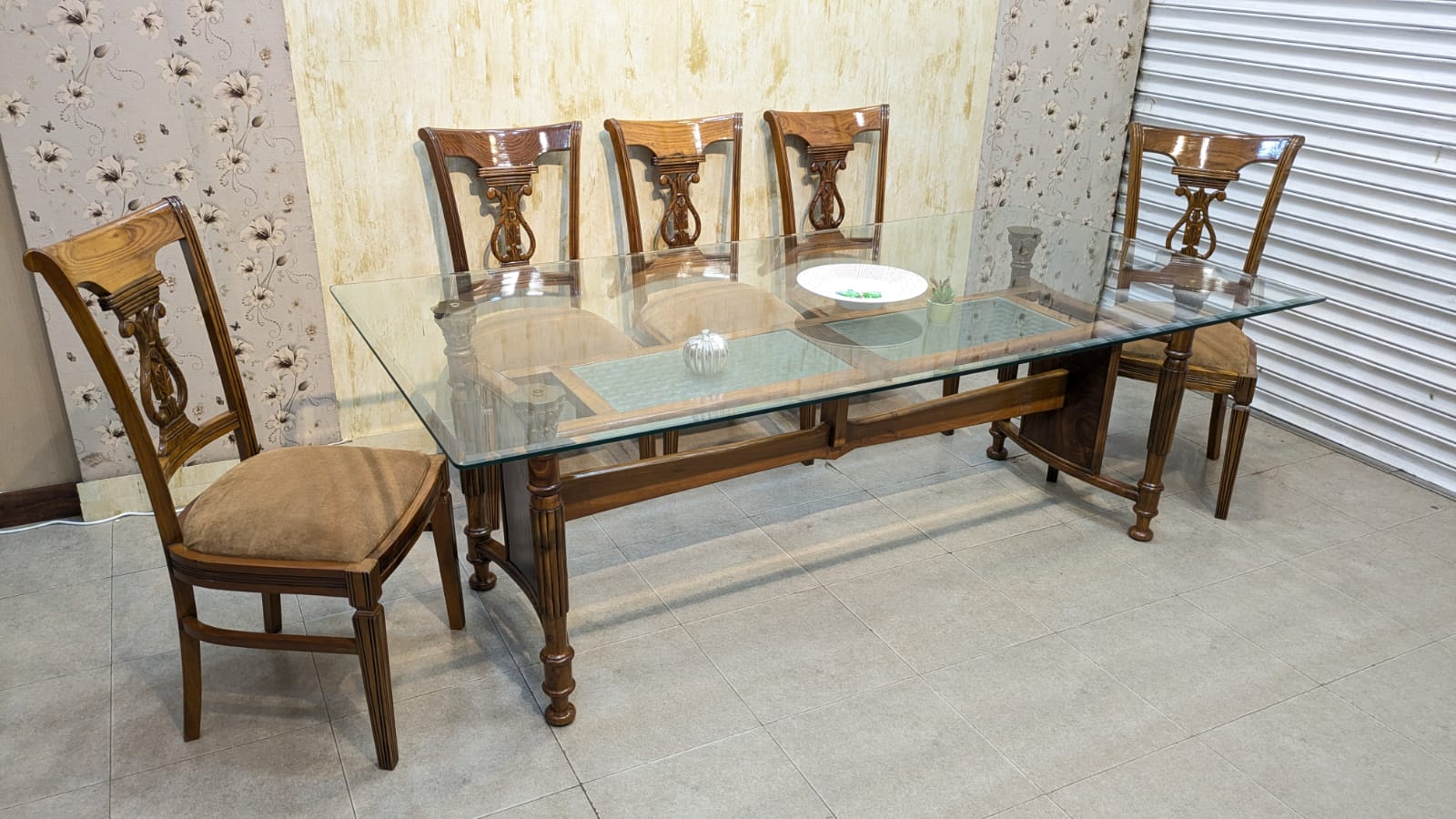 8 Seater Dinning Table