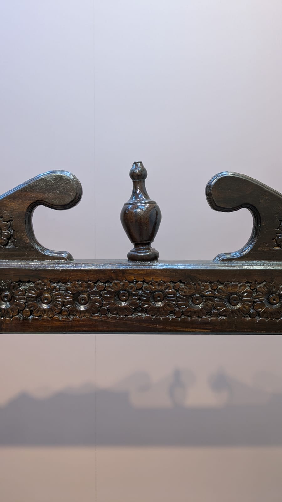 Chinioti jhoola In Solid Sheesham Wood