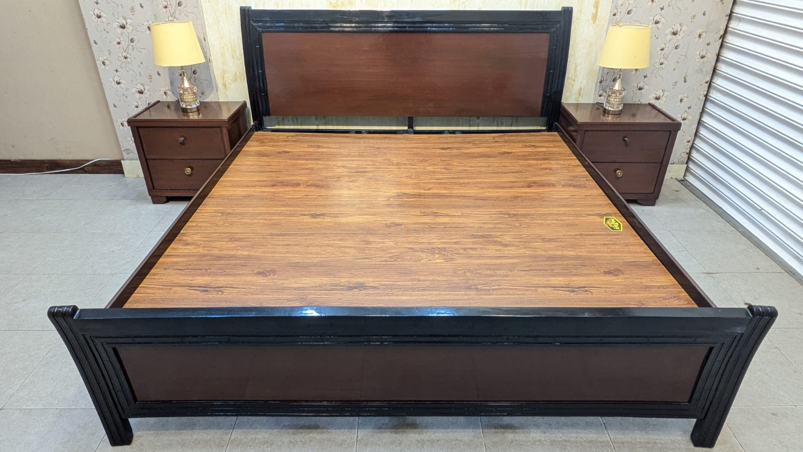 King Size Bed With 2 Side tables