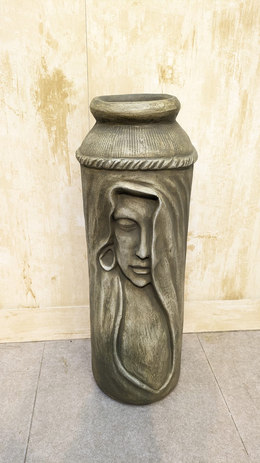 Brand New Cut Face Flowers Vase