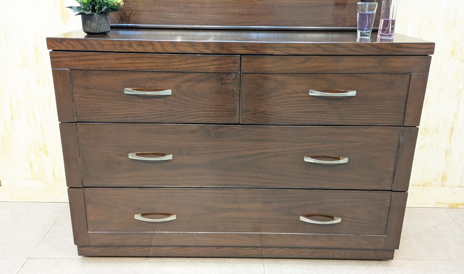 Elegant Dressing Table With Wall mounted Mirror