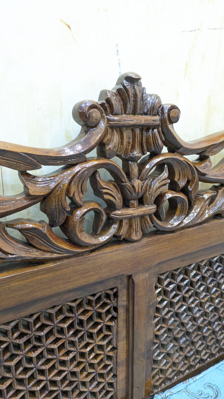 Antique 5 Seater Sofa Set