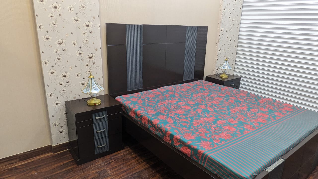 King Size Bed with 2 Side Tables