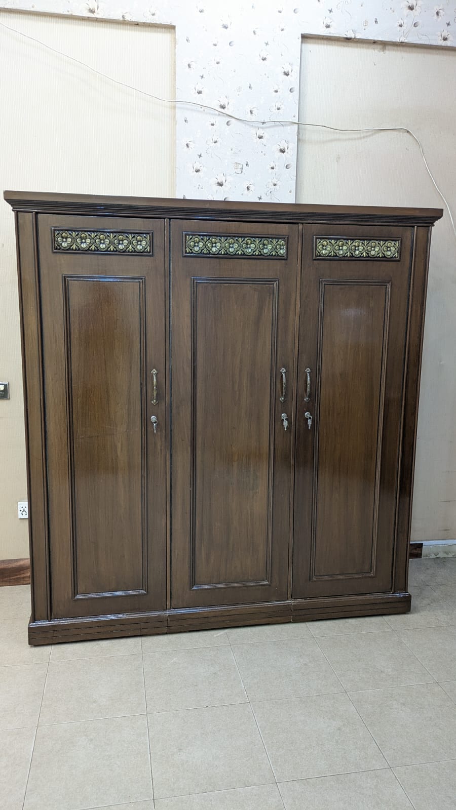 Elegant King Size Bedroom Set