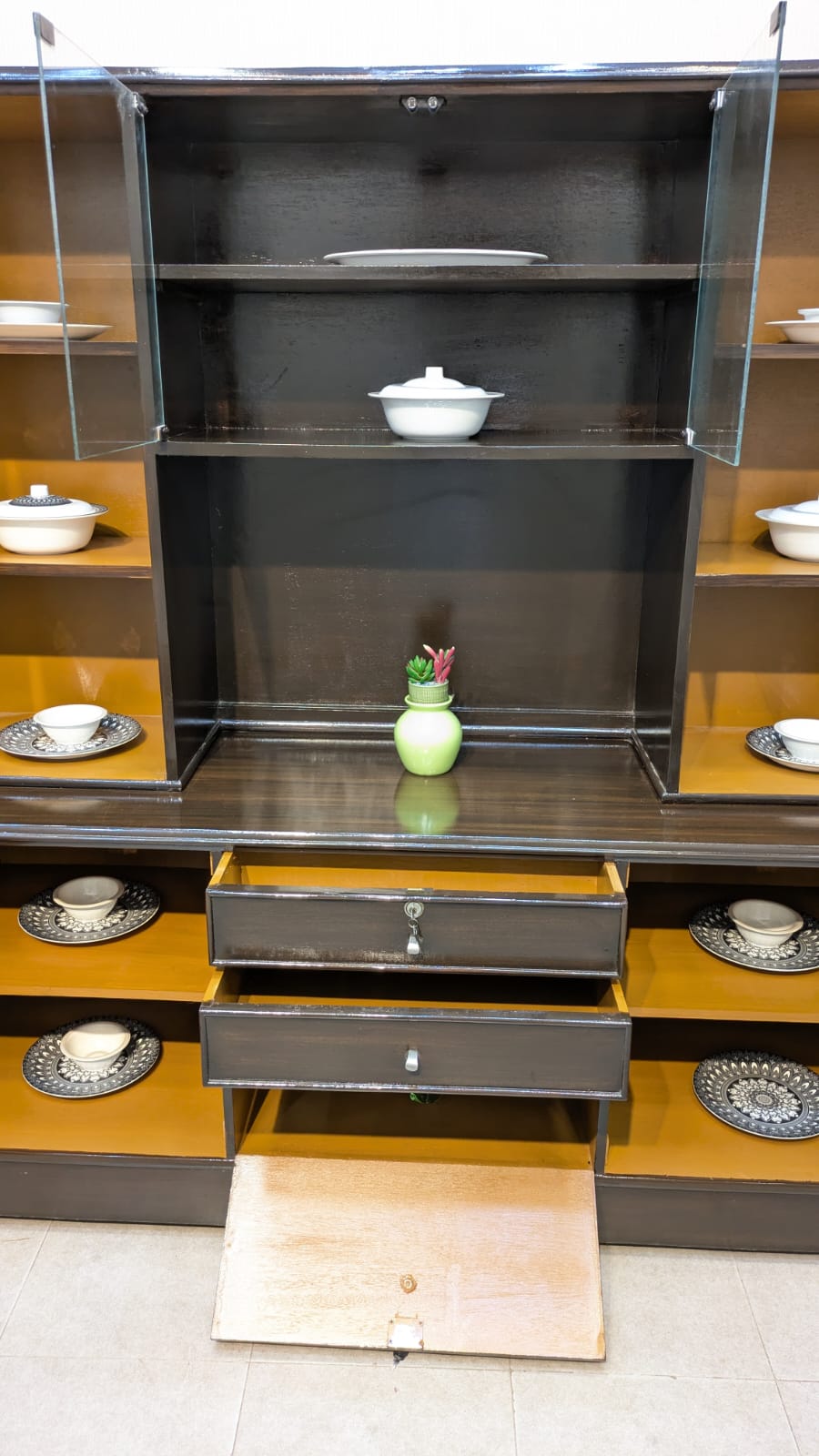 Crockery Divider