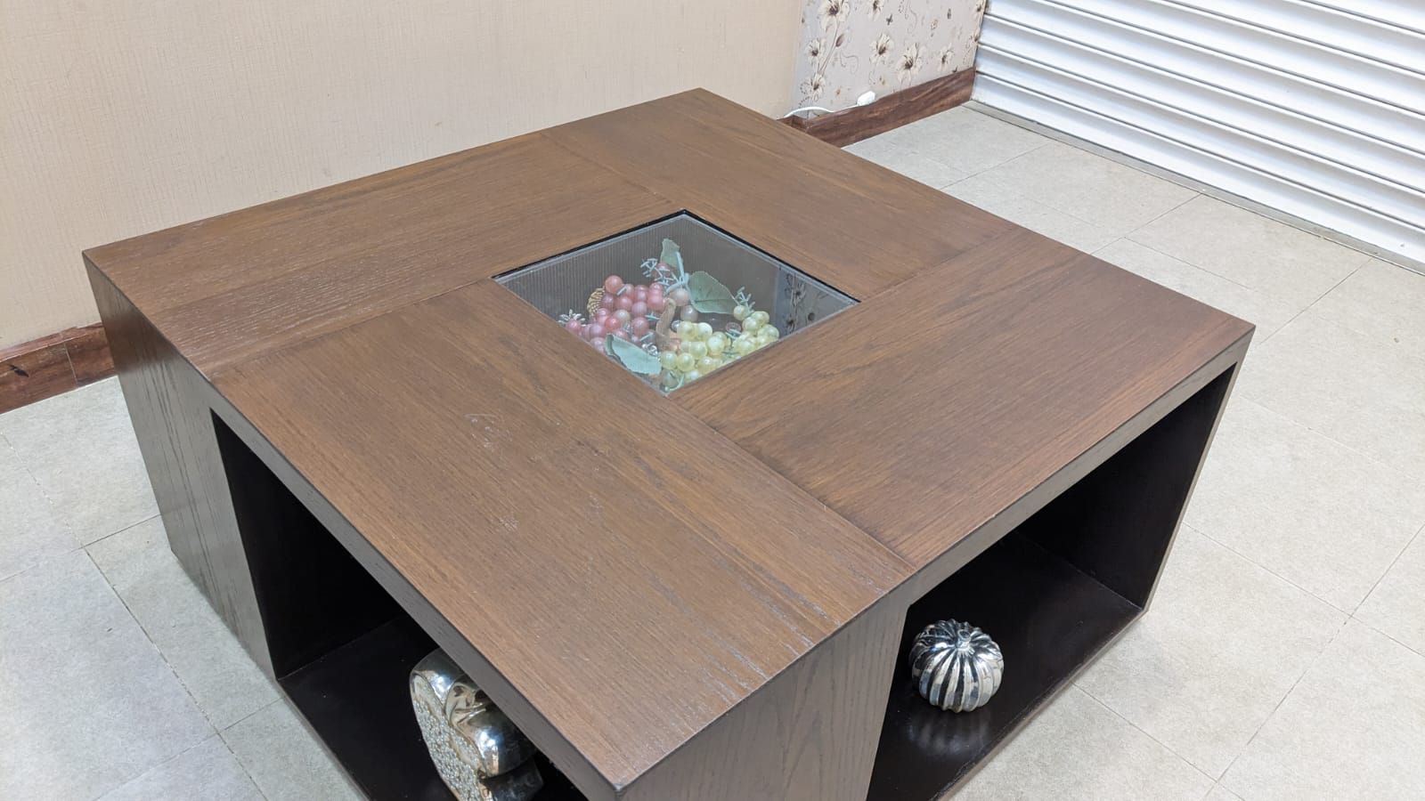 Elegant Design Center Table