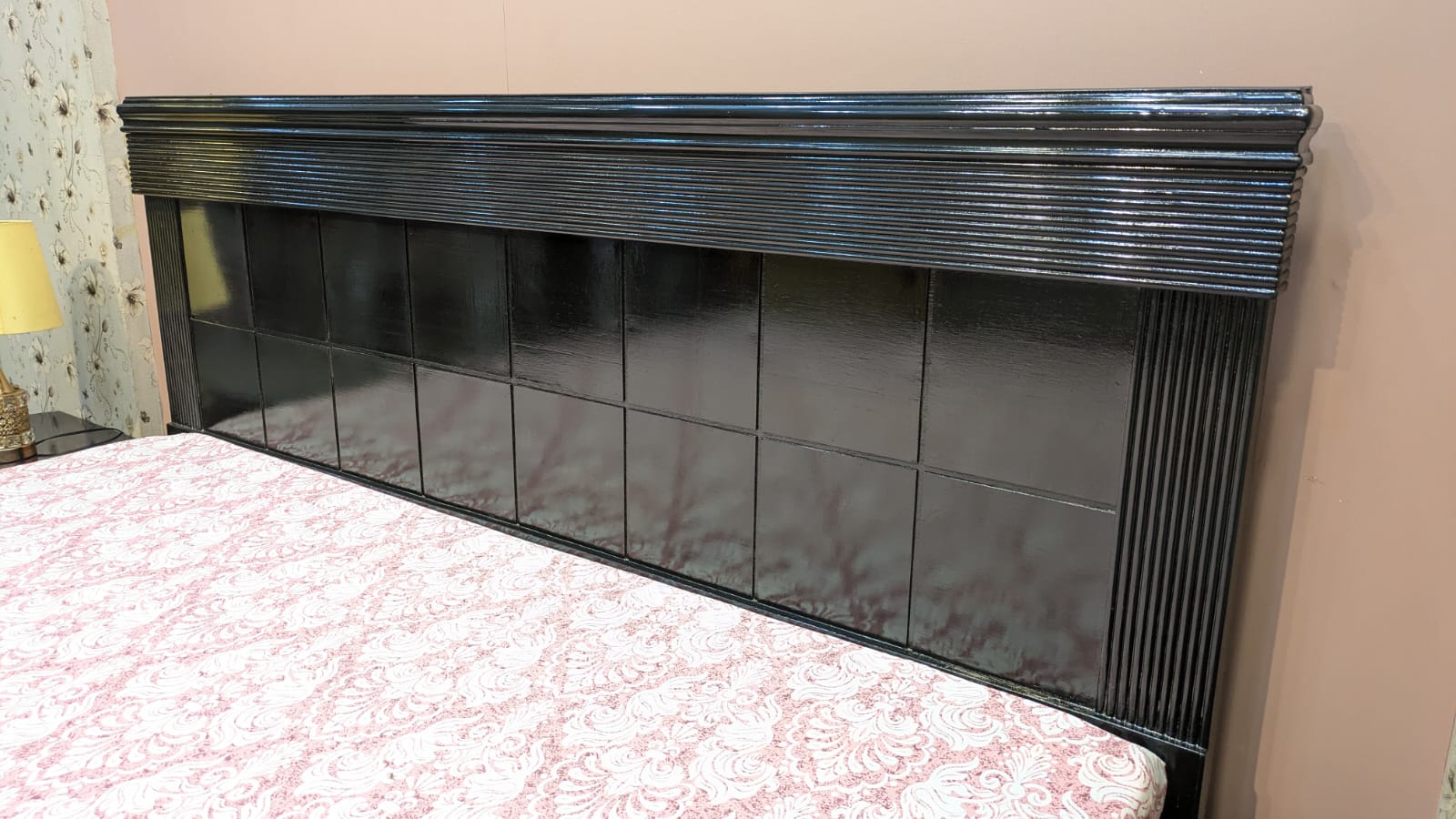 King Size Bed With 2 Side Tables