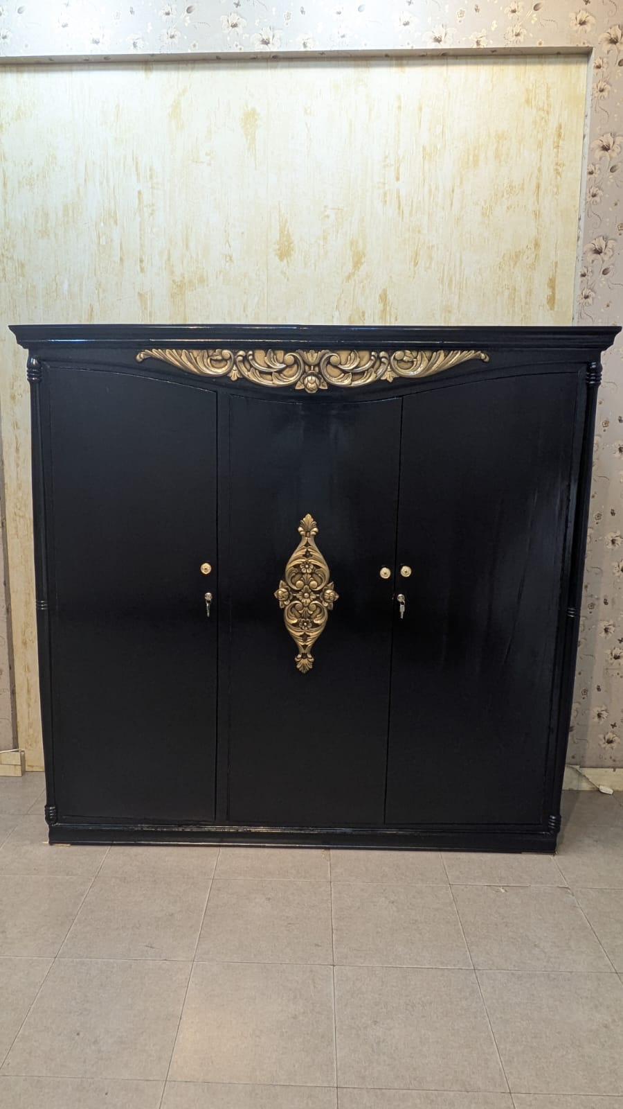 Solid Sheesham Wood 3 Door Almirah