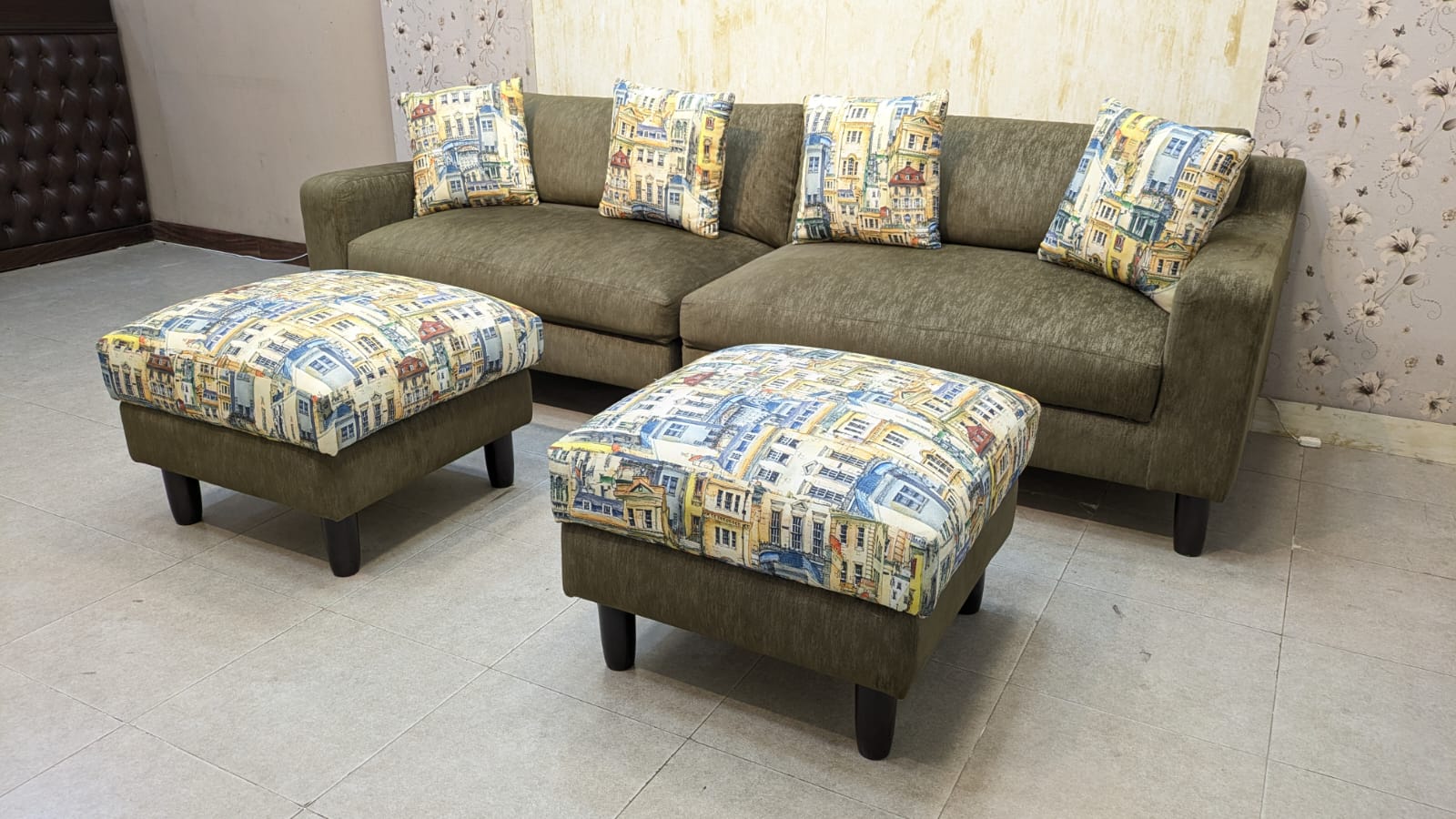 4 Seater Sofa Set with 2 Ottomans