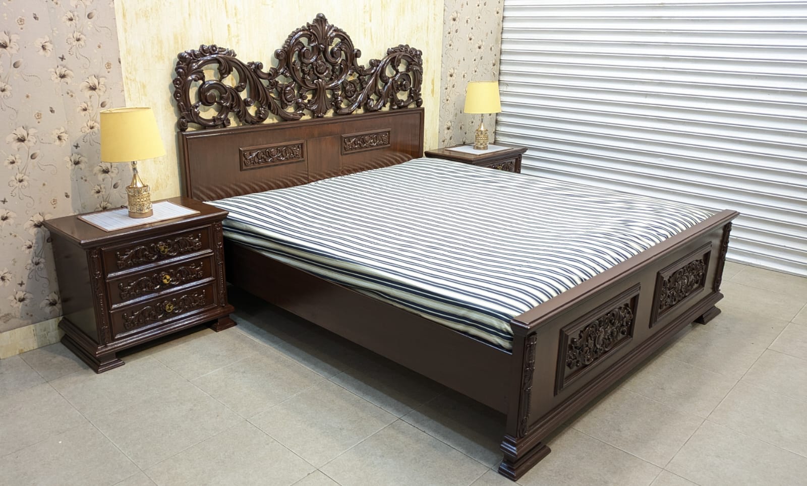 Elegant King Size Bed Set