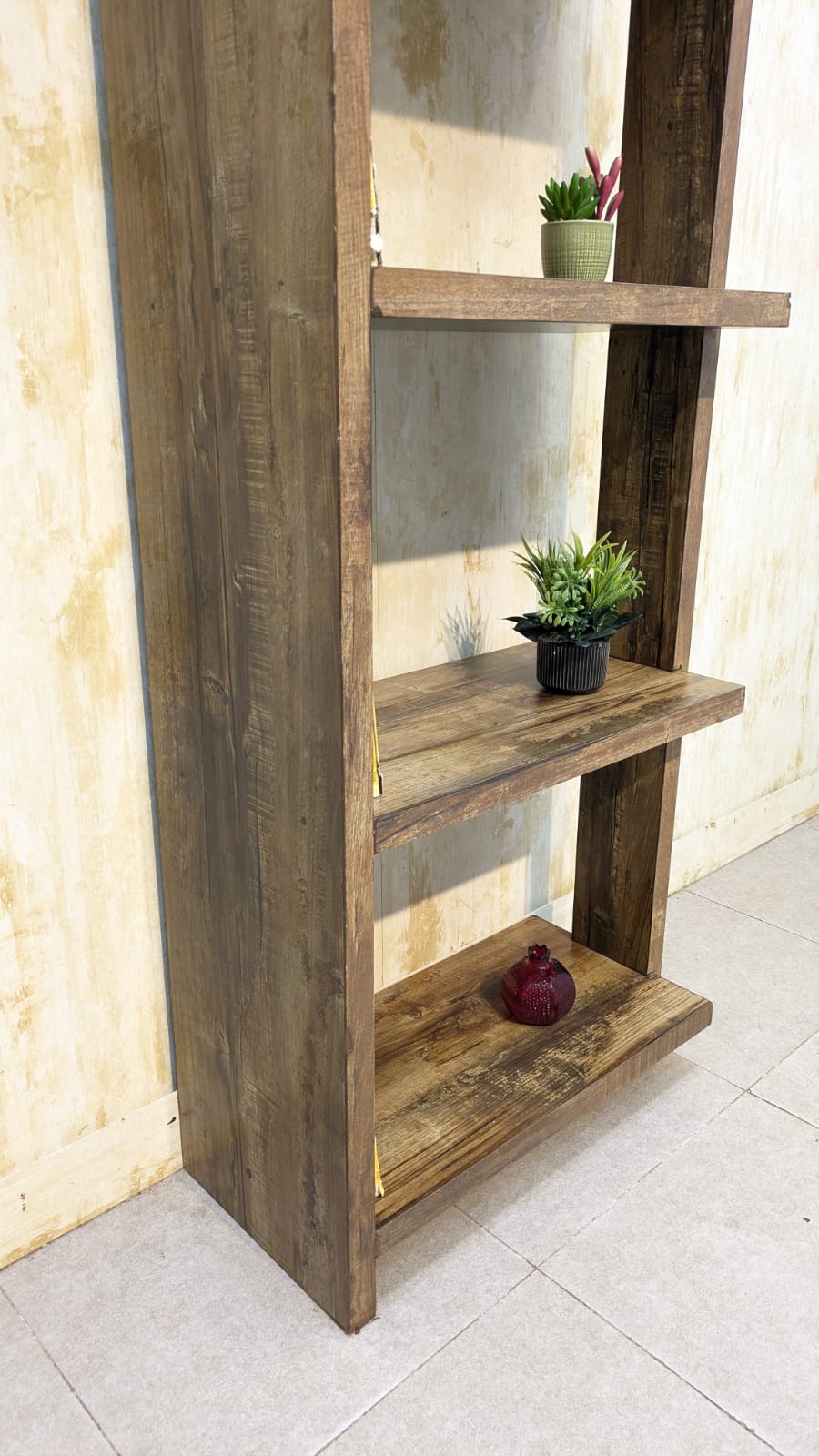 Brand New Stylish Bookshelf / Decorative Shelf