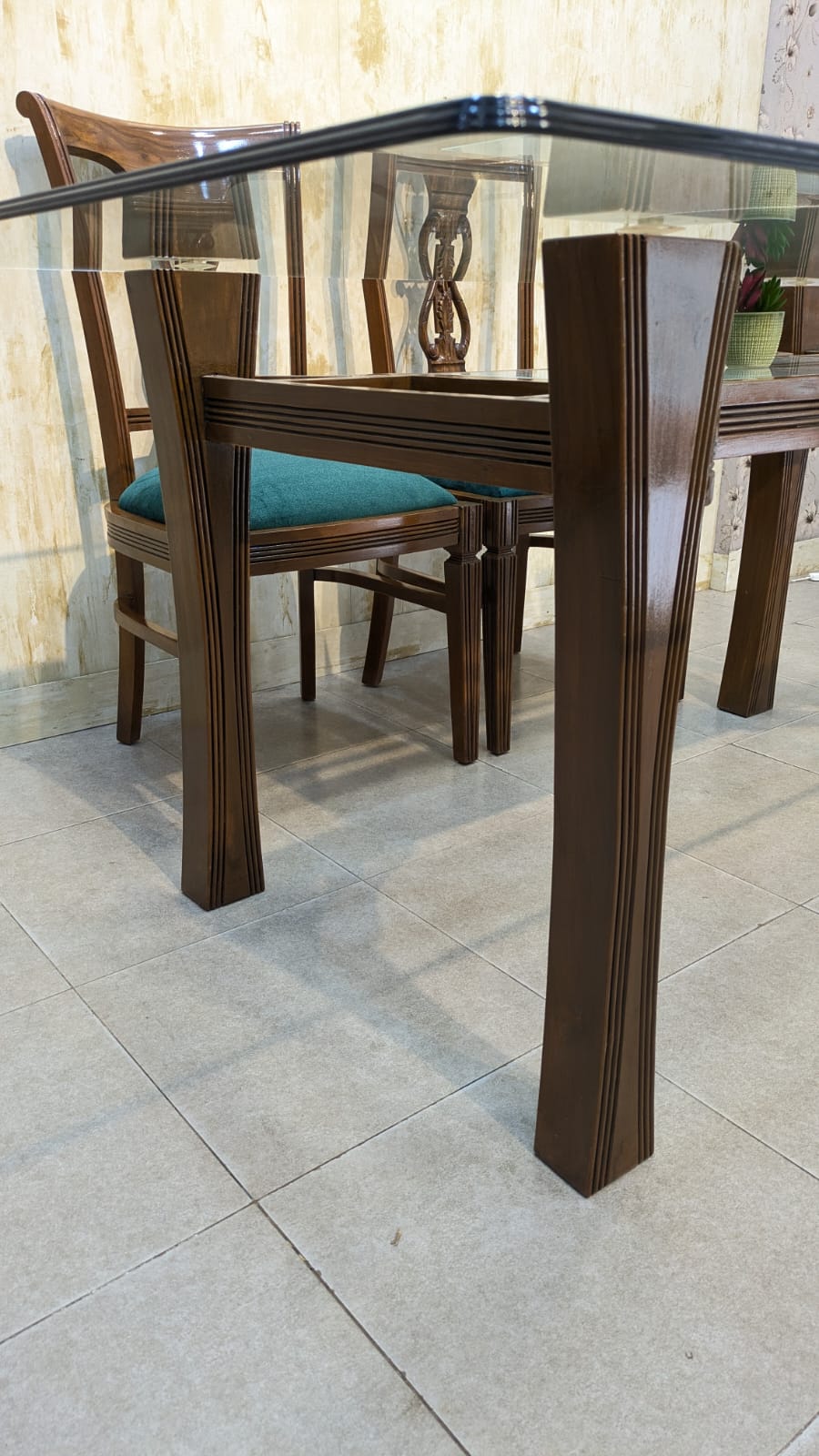 6 Seater dinning table