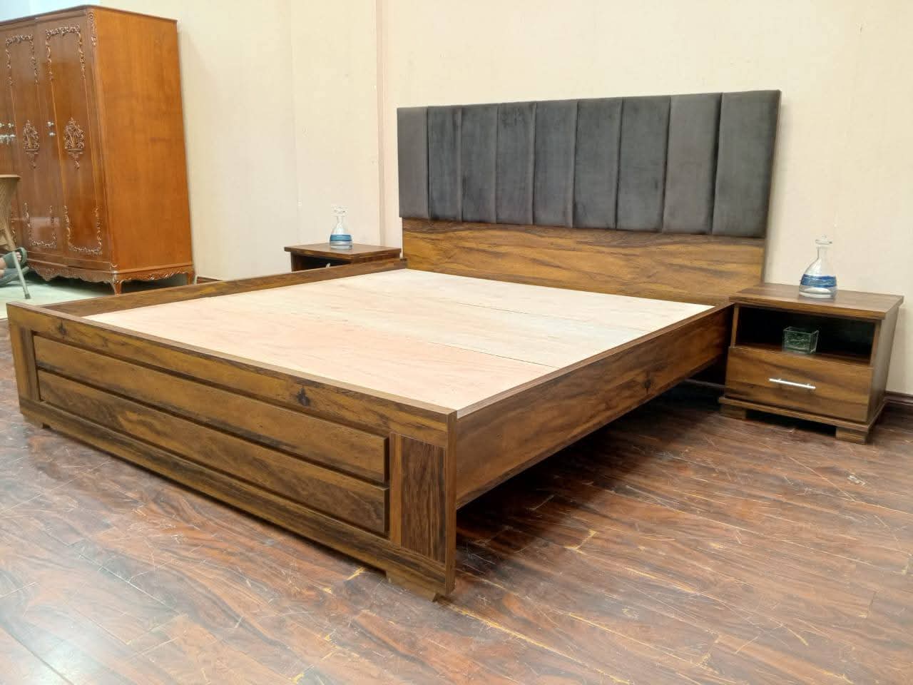 New King Size Bed with 2 Side Tables
