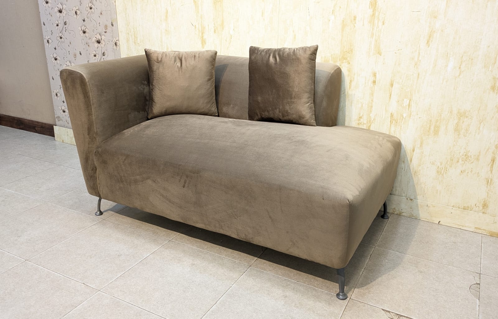 MODERN 2-SEATER COMFORTABLE SETTEE ✨