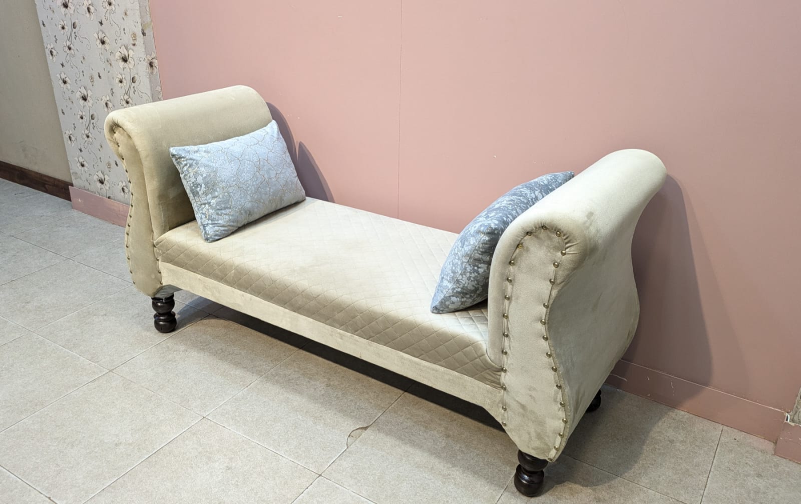 2 Seater Settee