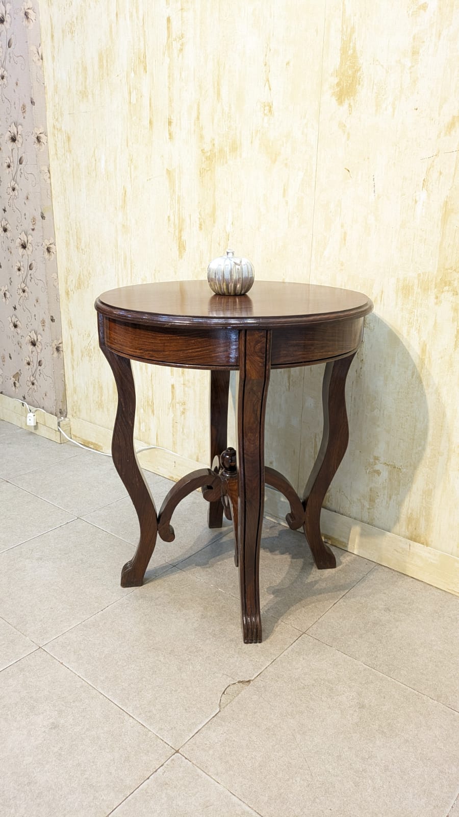 Corner Table