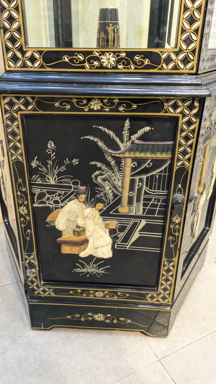 Chinese Black Lacquer Round Hexagon Pagoda Top Mother Of Pearl Showcase Display